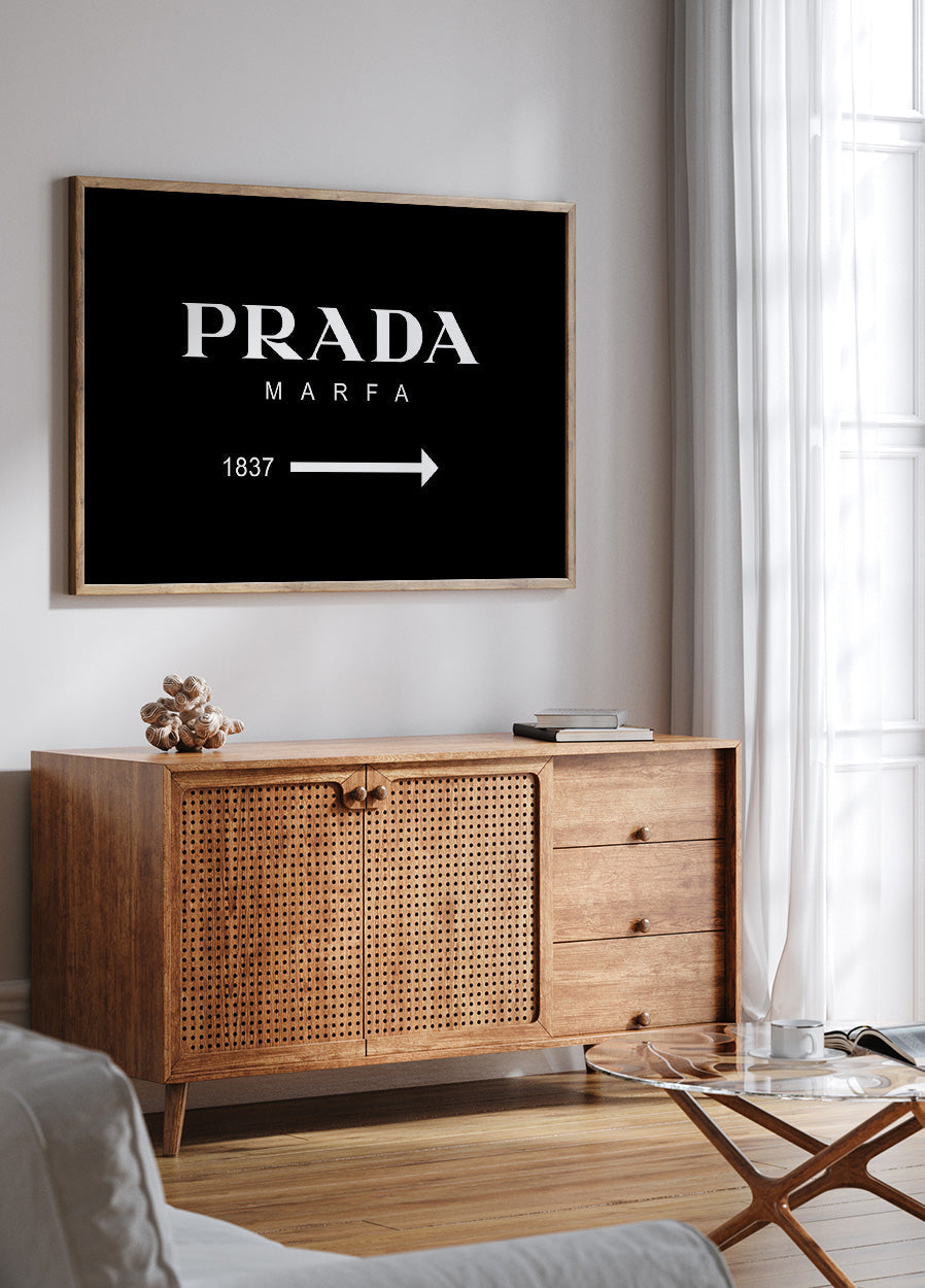 Prada Marfa Svart Plakat