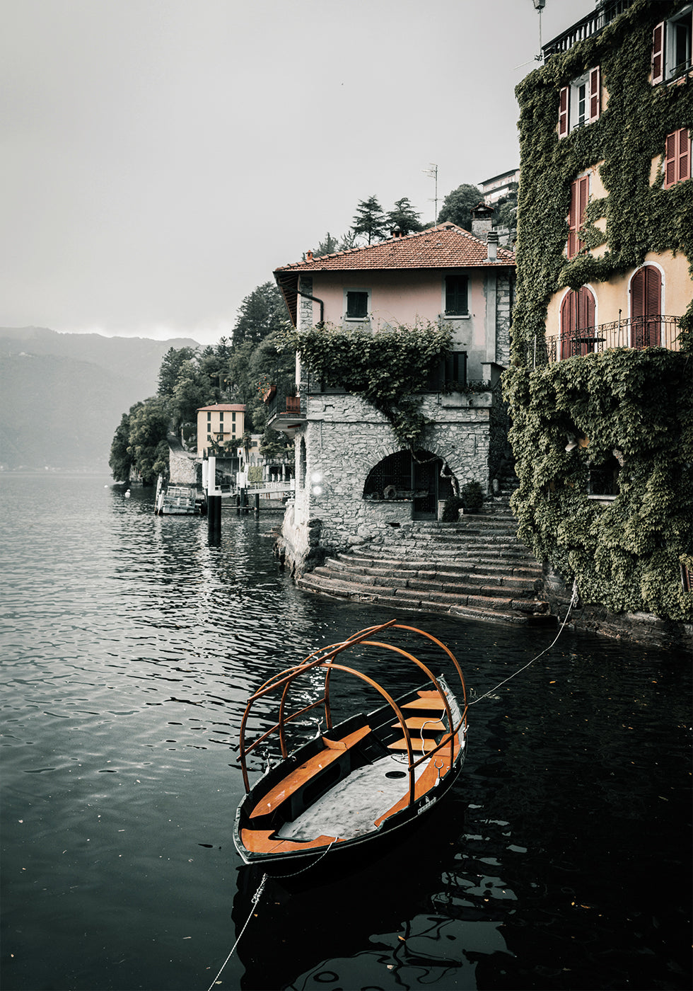 View Of The City From Lake Como Plakat