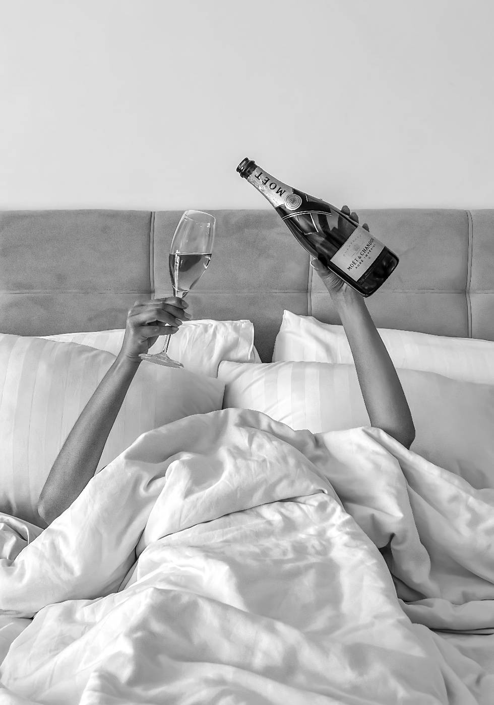 Woman Drinking Wine in Bed Plakat