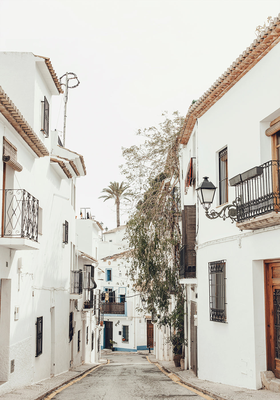 Charming Whitewashed Streetscape Plakat