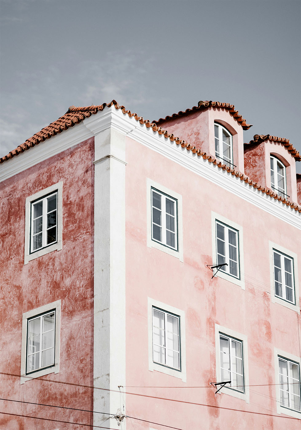 Pink Building in Lisbon Plakat